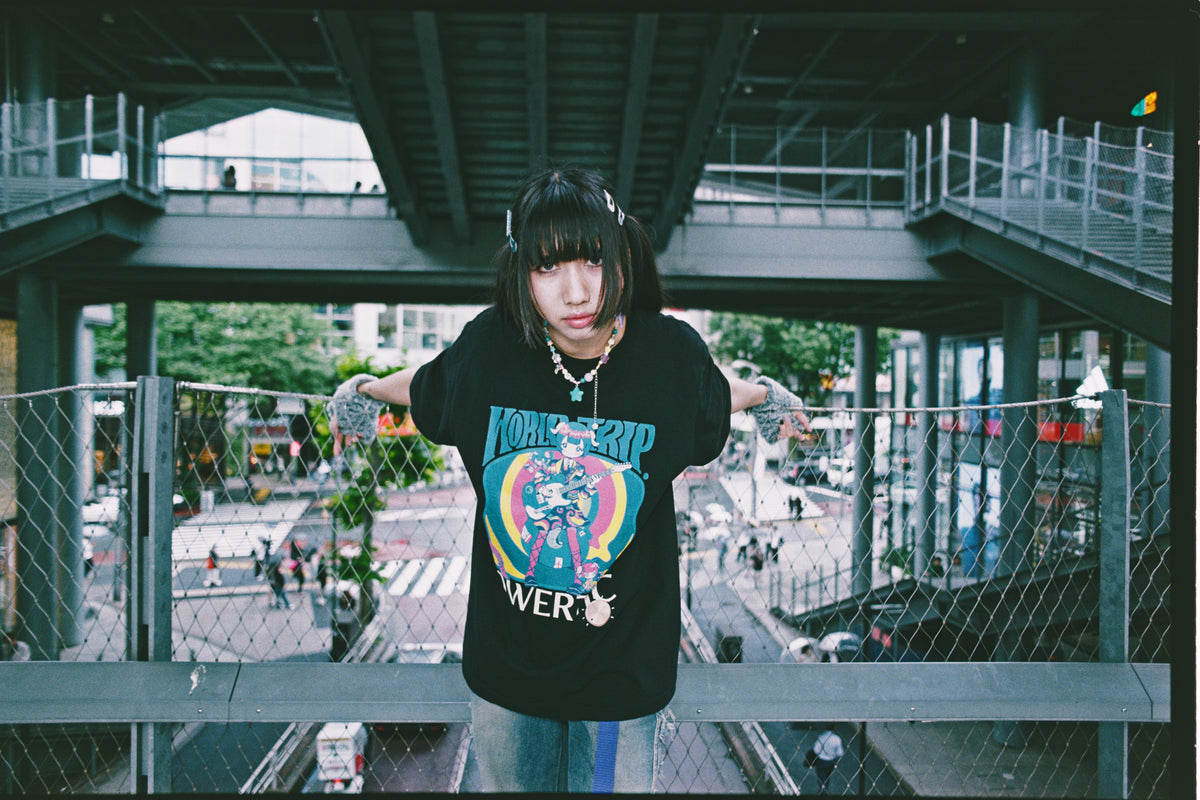 Qwertic Chan T-Shirt: Ancoro mochico sensei Black